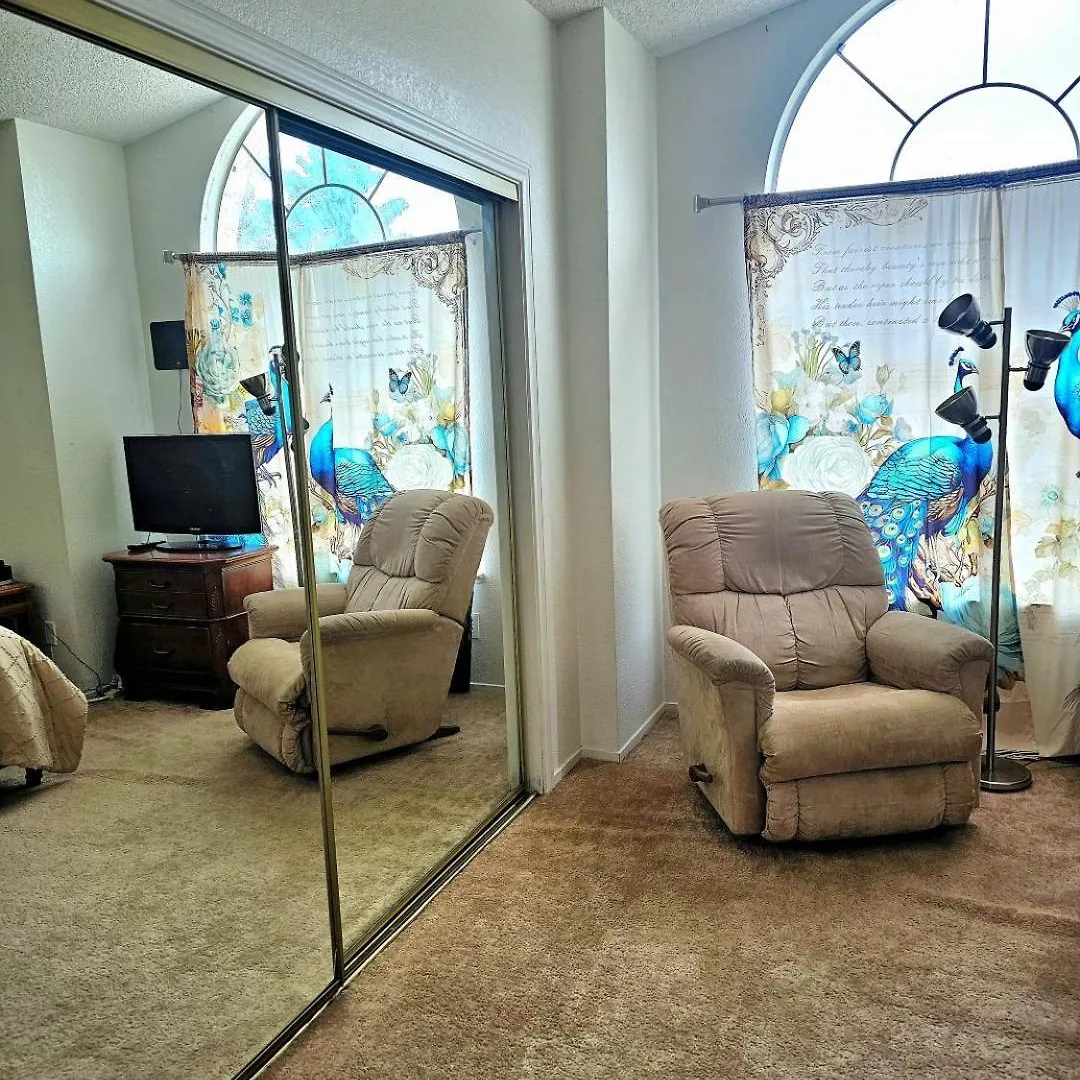 Nice Private Room In A House Close To Red Rock & Las Vegas Strip #1 Quarto em Acomodações Particulares